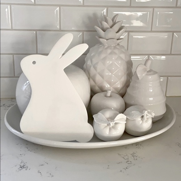 Crate&barrel White Bunny Trivet - Picture 2 of 15
